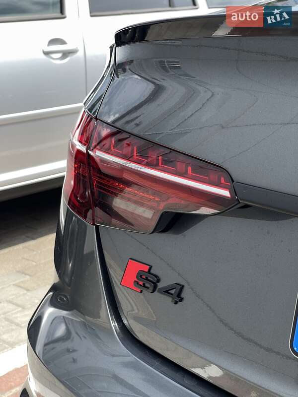 Седан Audi S4 2022 в Киеве