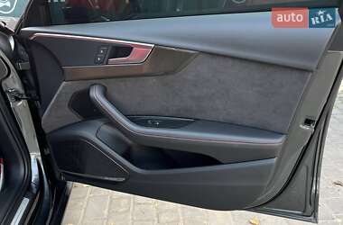 Седан Audi S4 2019 в 