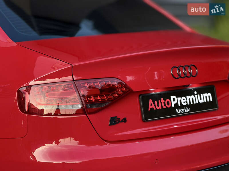 Седан Audi S4 2010 в Харькове