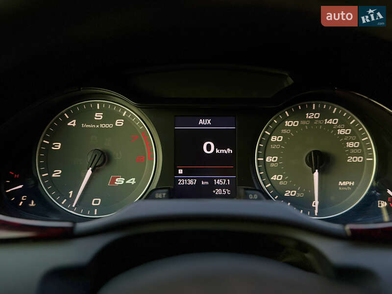 Седан Audi S4 2010 в Харькове