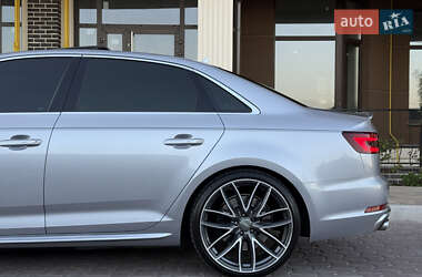 Седан Audi S4 2018 в 