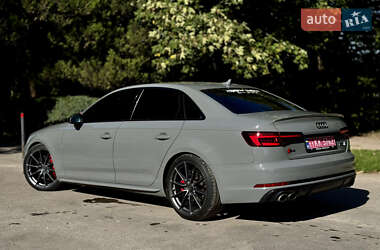 Седан Audi S4 2019 в 