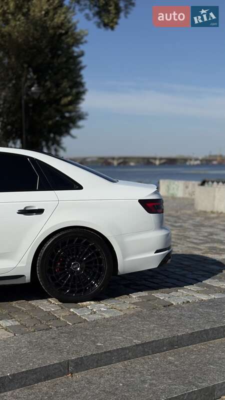 Седан Audi S4 2016 в Киеве фото 14 Седан Audi S4 2016 в Киеве