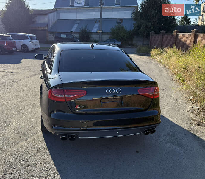 Седан Audi S4 2013 в Ровно