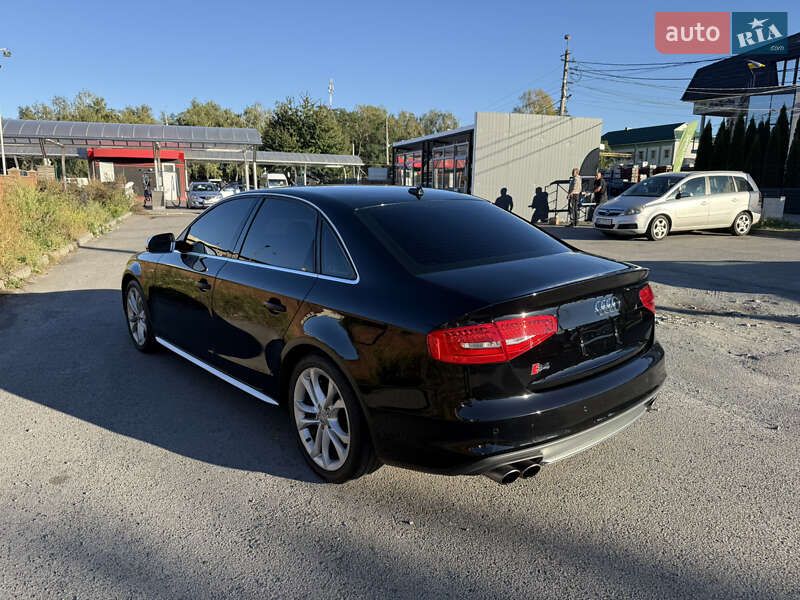Седан Audi S4 2013 в Ровно