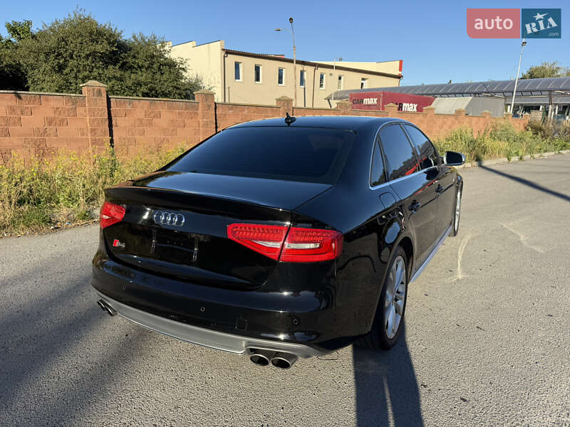 Седан Audi S4 2013 в Ровно