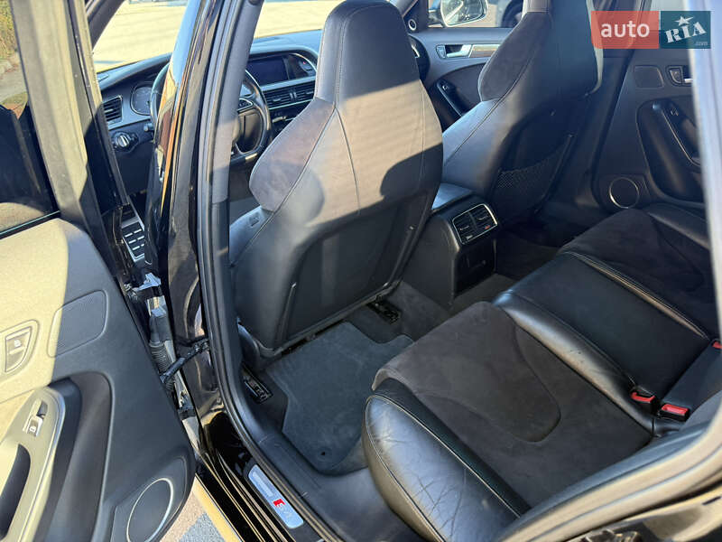 Седан Audi S4 2013 в Ровно
