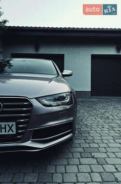 Седан Audi S4 2013 в 
