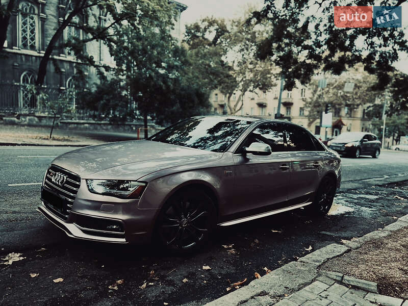 Седан Audi S4 2013 в Одессе