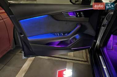 Седан Audi S4 2023 в 
