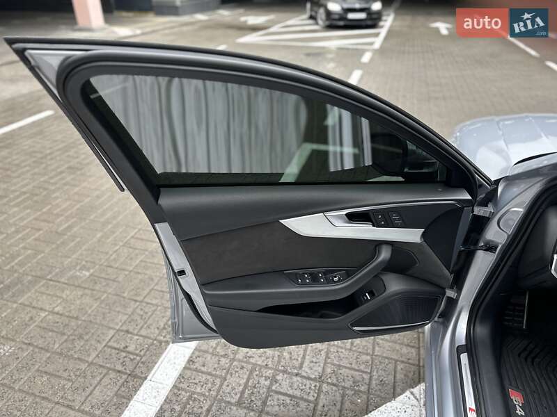Седан Audi S4 2018 в Киеве