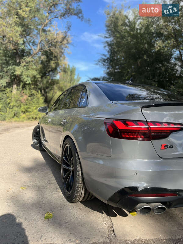 Седан Audi S4 2018 в Кривом Роге