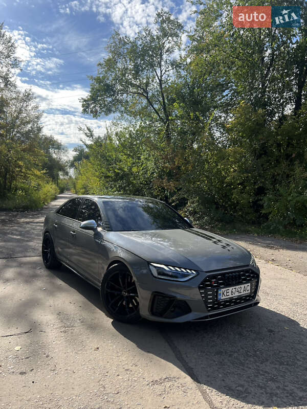 Седан Audi S4 2018 в Кривом Роге