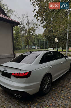 Седан Audi S4 2022 в 