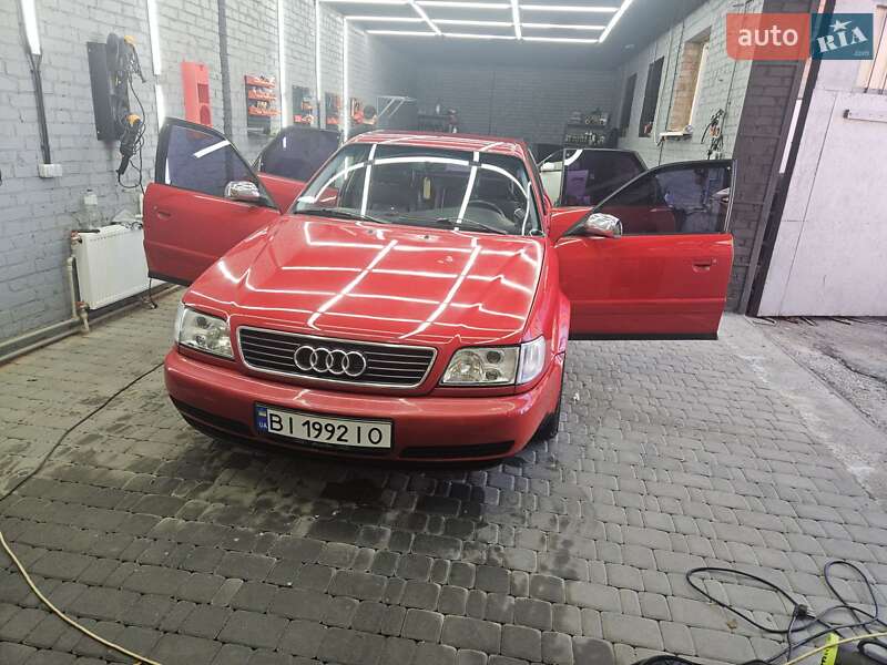 Седан Audi S4 1992 в Полтаве