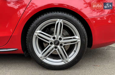Седан Audi S4 2010 в  фото 25 Седан Audi S4 2010 в