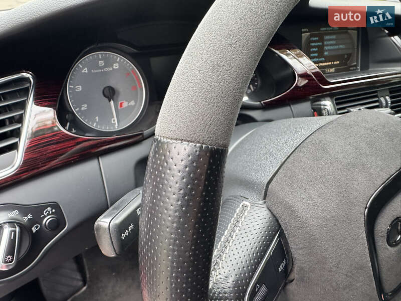 Седан Audi S4 2010 в Киеве