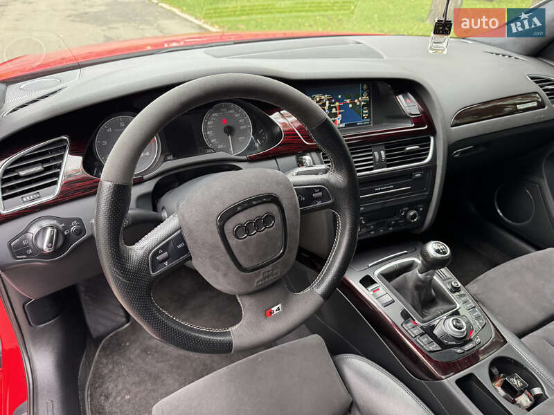 Седан Audi S4 2010 в Киеве