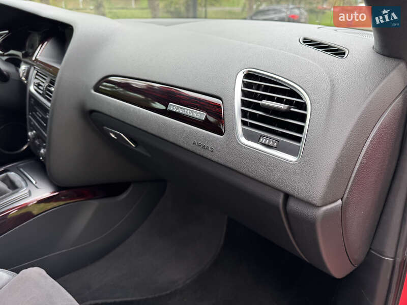 Седан Audi S4 2010 в Киеве