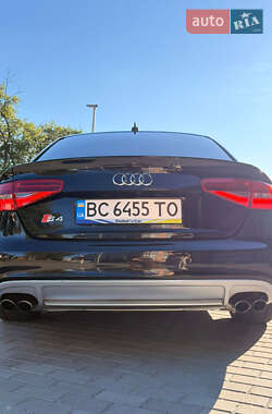 Седан Audi S4 2012 в 