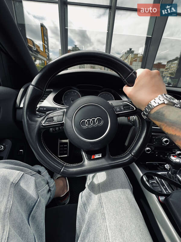 Седан Audi S4 2013 в Одессе
