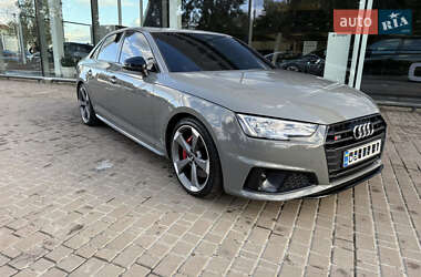 Седан Audi S4 2019 в 