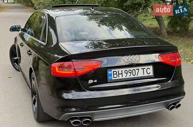 Седан Audi S4 2012 в  фото 24 Седан Audi S4 2012 в