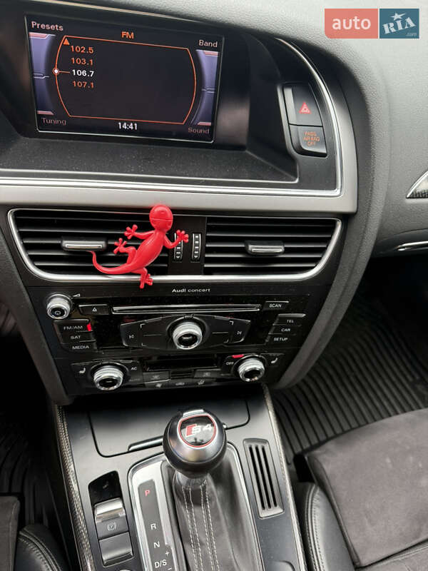 Седан Audi S4 2013 в Хмельницькому