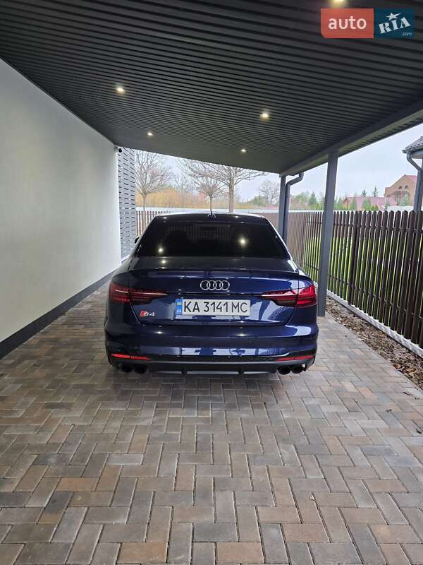 Седан Audi S4 2020 в Киеве