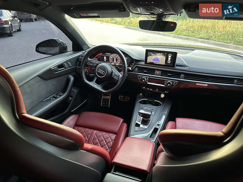 Седан Audi S4 2018 в Ровно