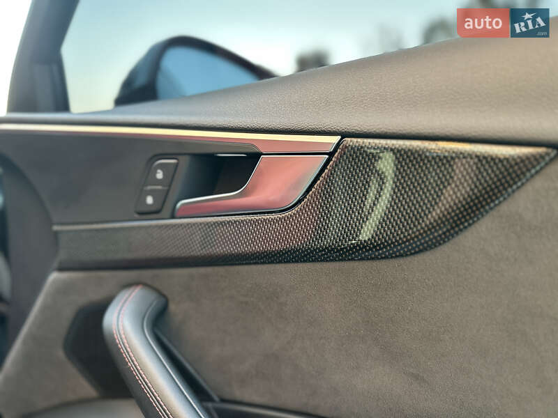 Седан Audi S4 2018 в Ровно