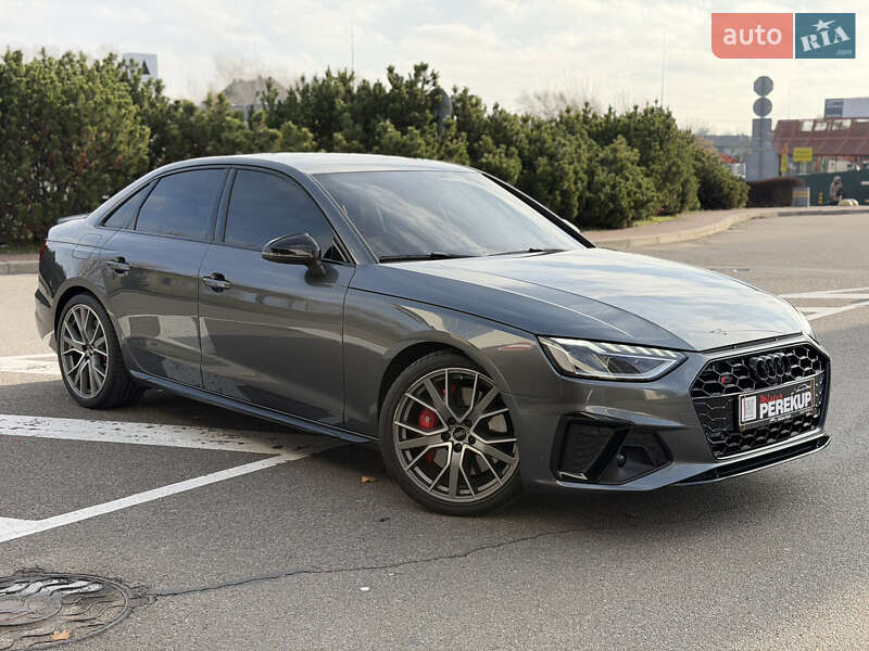 Седан Audi S4 2023 в Киеве