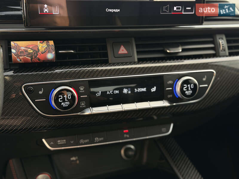 Седан Audi S4 2023 в Киеве