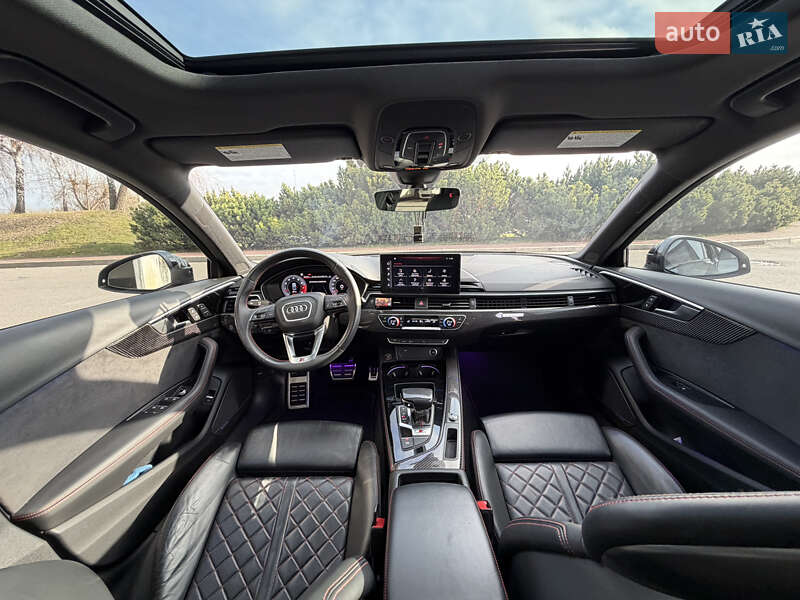 Седан Audi S4 2023 в Киеве