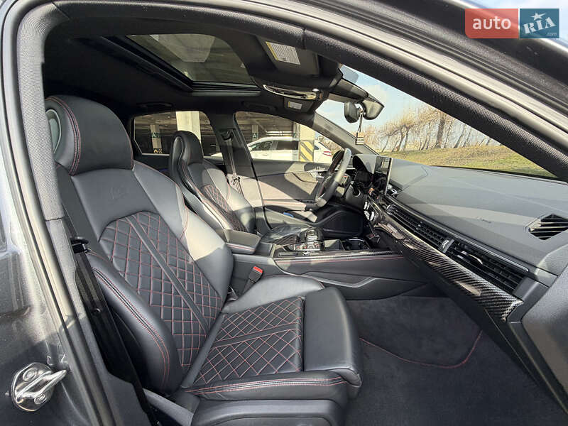Седан Audi S4 2023 в Киеве