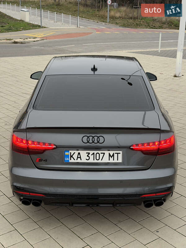 Седан Audi S4 2022 в Киеве