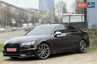 Седан Audi S4 2018 в Киеве