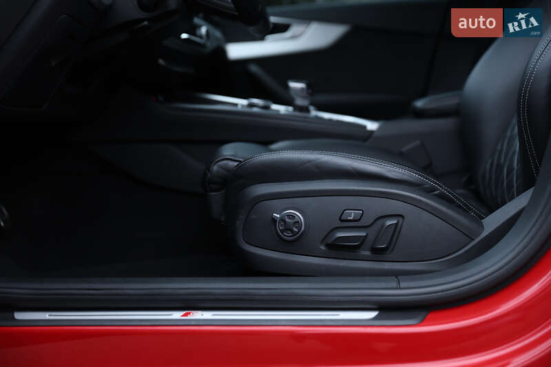 Седан Audi S4 2017 в Луцке