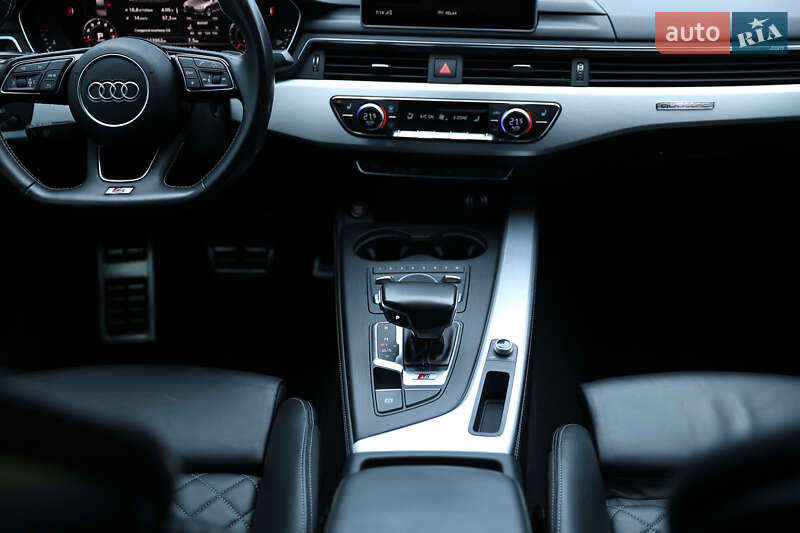 Седан Audi S4 2017 в Луцке