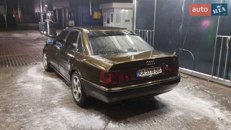 Седан Audi S4 1992 в Киеве