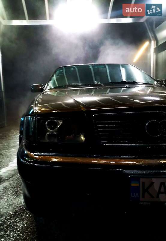 Седан Audi S4 1992 в Киеве