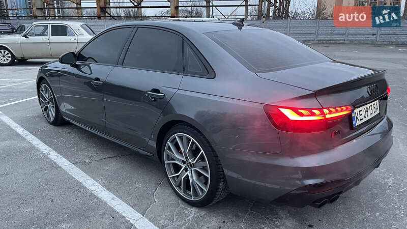 Седан Audi S4 2022 в Днепре