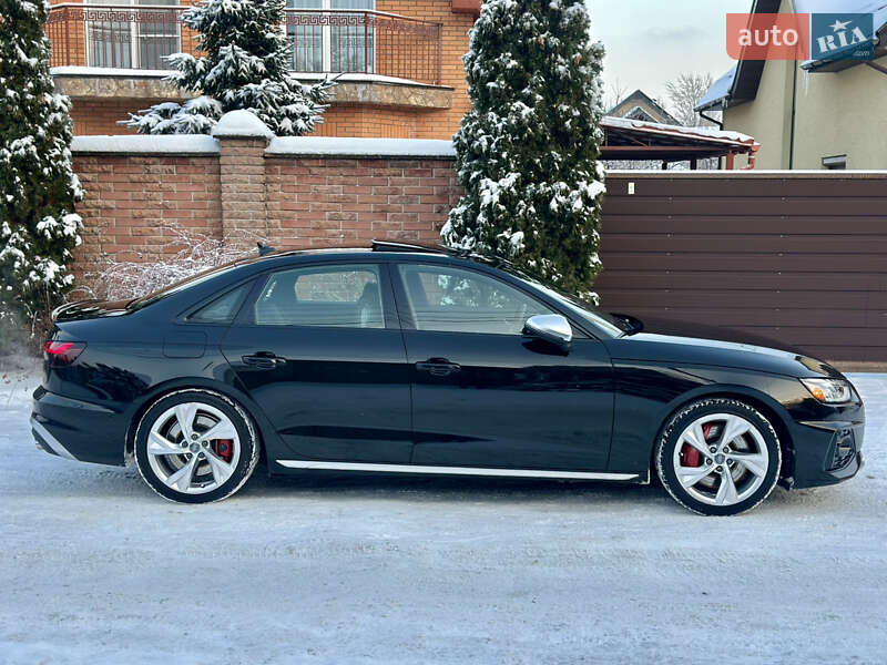 Седан Audi S4 2019 в Киеве