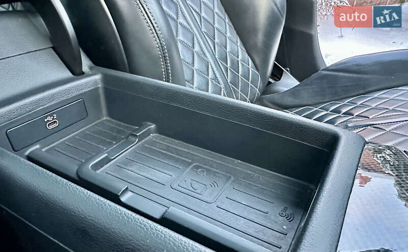 Седан Audi S4 2019 в Киеве