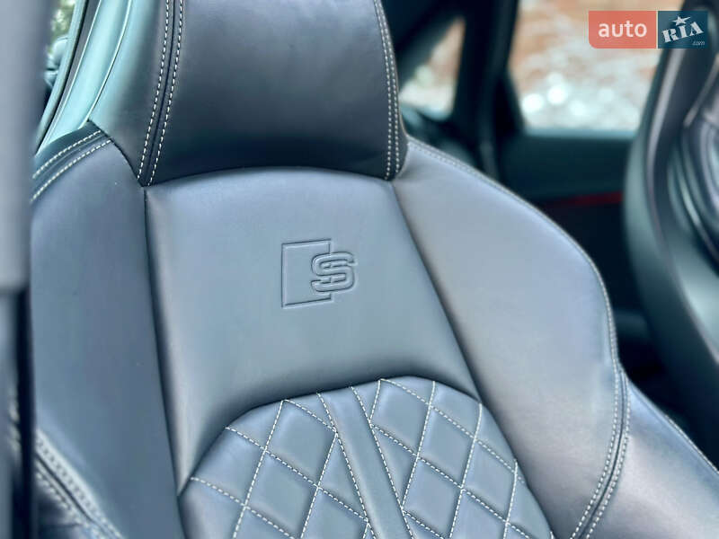 Седан Audi S4 2019 в Киеве