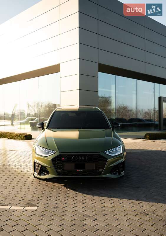 Седан Audi S4 2023 в Днепре