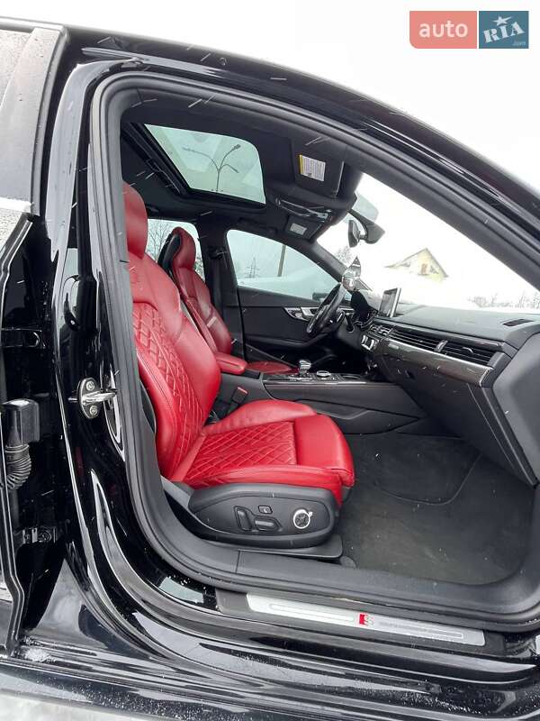 Седан Audi S4 2017 в Львове