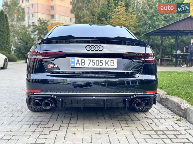 Седан Audi S4 2018 в Очакове
