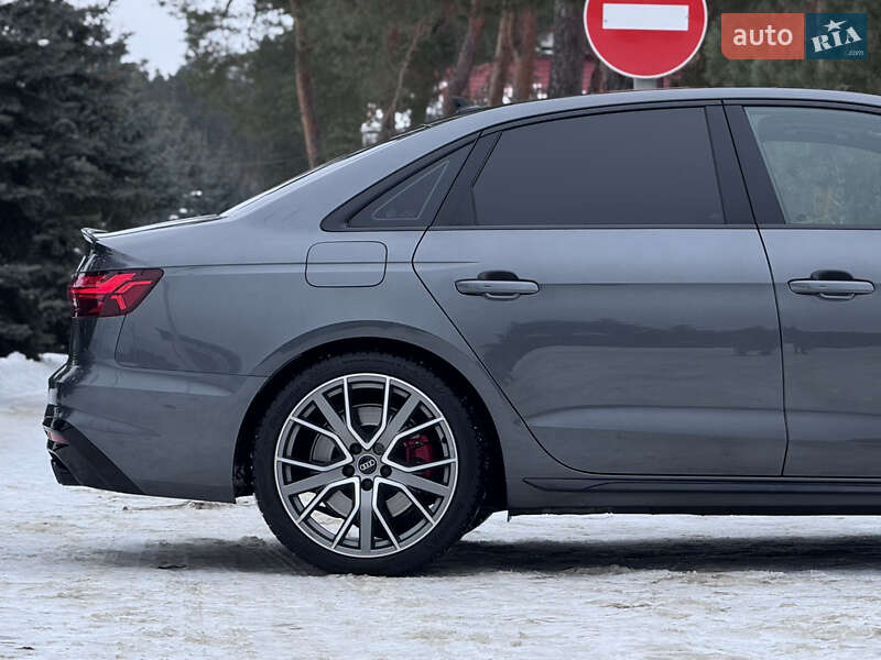Седан Audi S4 2022 в Киеве