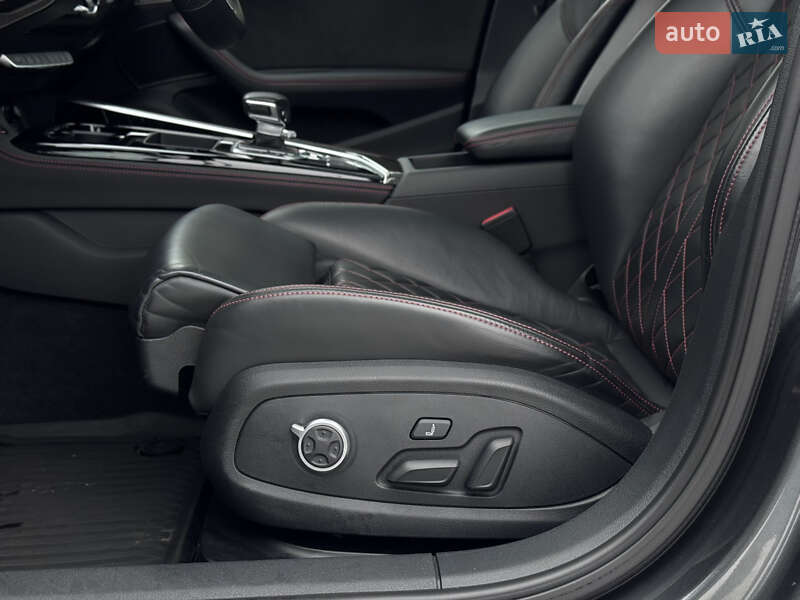 Седан Audi S4 2022 в Киеве